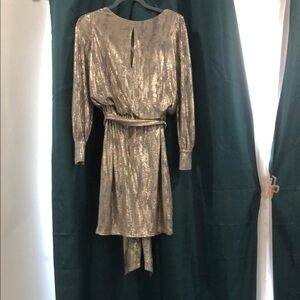 Vince Camuto Gold Sheath Dress with Bishop Sleeves and V-Neck